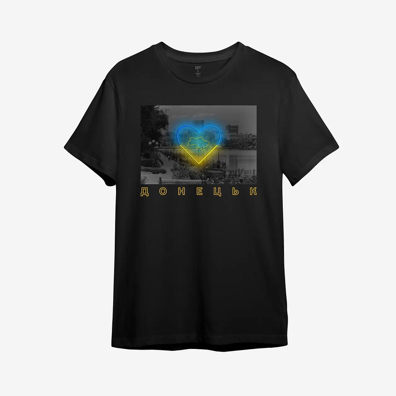 футболки з вишивкою "З Україною в серці"